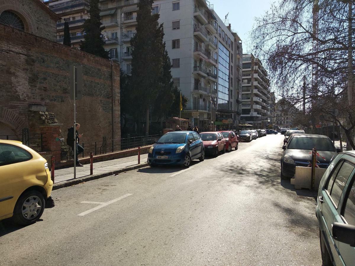 Metro Apartment Thessaloniki Exterior photo
